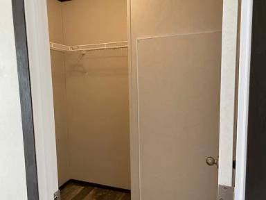 Main picture of 1058 E Meadows Cir