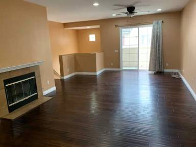 Main picture of 758 Broadway