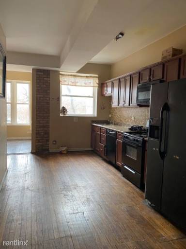 Main picture of 5710 S Michigan Ave