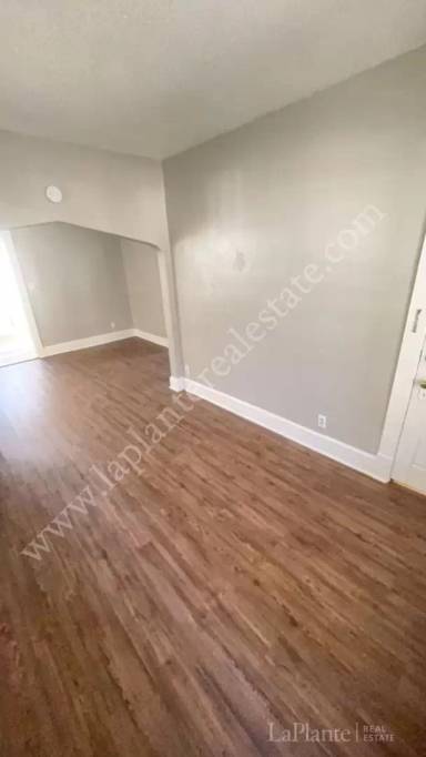Main picture of 4055 Walker Ave
