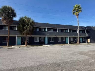 Main picture of 1200 70th St N
