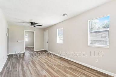 Main picture of 206 Sunset Dr