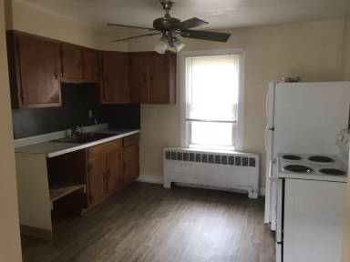 Main picture of 490 Main St
