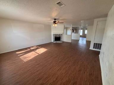 Main picture of 552 Keble Dr