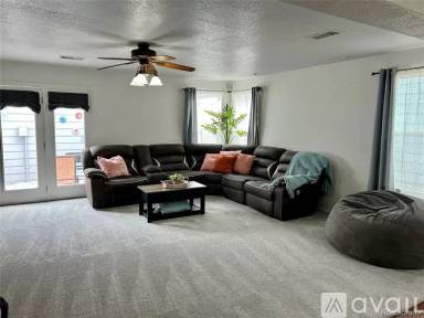 Main picture of 5776 Biscay St