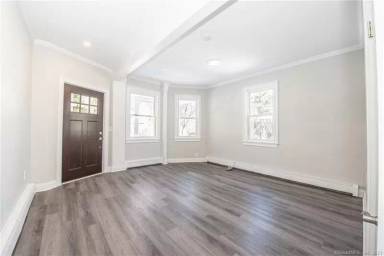 Main picture of 241 Old Stratfield Rd
