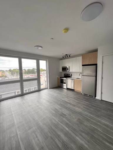 Main picture of 160 Middlesex St