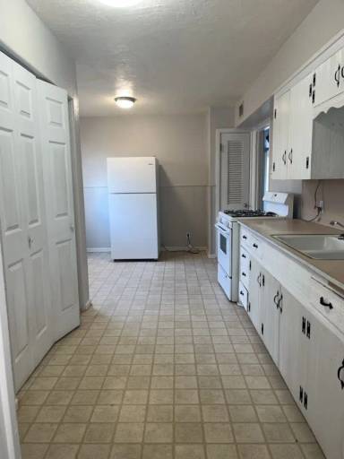 Main picture of 2502 Rice Ave