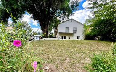 Main picture of 2401 W 2nd Ave