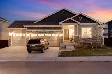 Main picture of 1882 La Salle Dr
