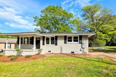 Main picture of 14 Stephanie Dr