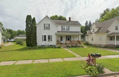 Main picture of 631 1/2 Centre St