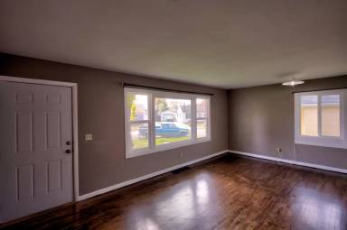 Main picture of 33 Marshall Dr