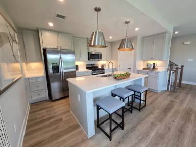 Main picture of 12002 Calgary Loop