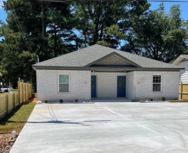 Main picture of 515 E Palm St