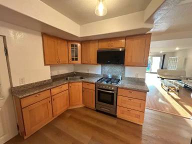Main picture of 1335 33rd Ave