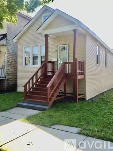 Main picture of 8538 S Buffalo Ave
