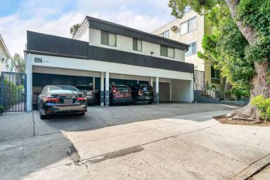 Main picture of 1229 N Flores St
