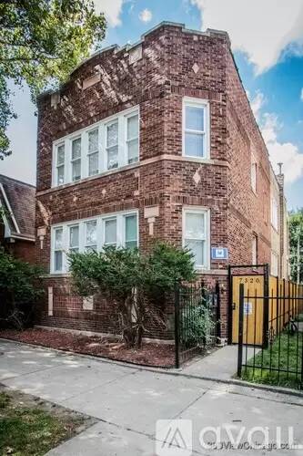 Main picture of 7320 S Saint Lawrence Ave