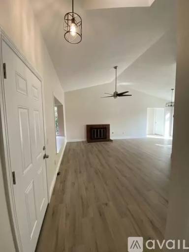 Main picture of 2436 Swallow Ln