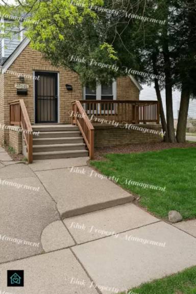 Main picture of 5945 Lakeview St