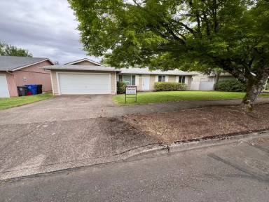 Main picture of 5026 Daniel St S