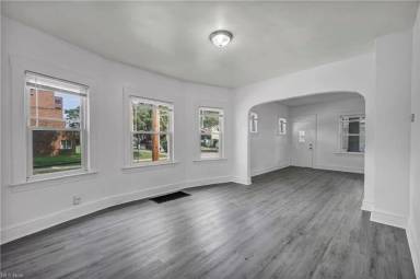 Main picture of 4302 W 30th St
