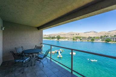 Main picture of 322 W Woodin Ave