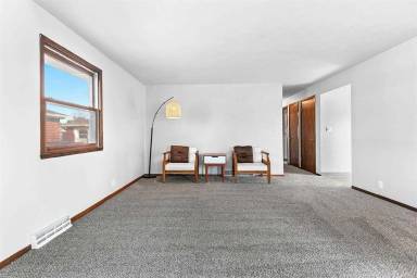 Main picture of 1730 S Madison St