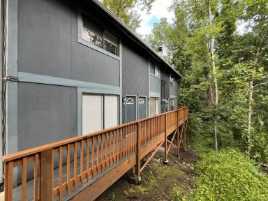 Main picture of 4911 SW Beaverton Hillsdale Hwy
