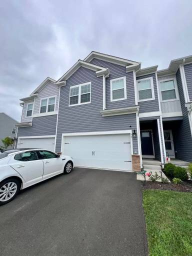 Main picture of 66 Fonthill Ct