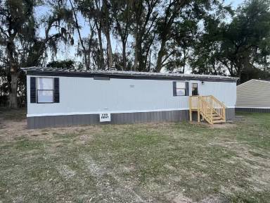 Main picture of 901 NE 95th St
