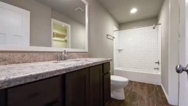 Main picture of 902-904 Fairview Ave