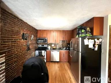 Main picture of 1 Salem St