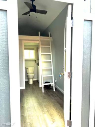 Main picture of 3280 Roosevelt St