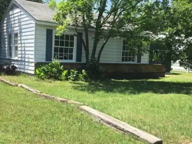 Main picture of 1501 Sheppard St