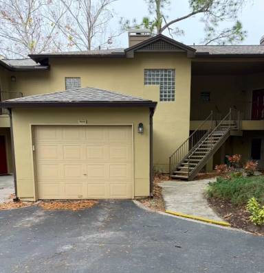 Main picture of Lakecrest Condominium