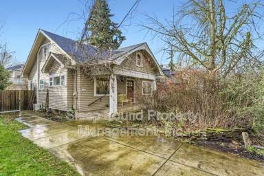 Main picture of 5538 SE Belmont St