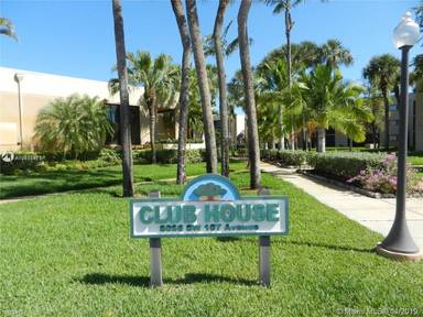 Main picture of 8045 SW 107th Ave