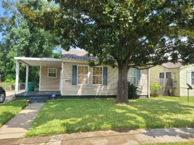 Main picture of 535 Marion Ave