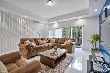 Main picture of 1813 Madison St