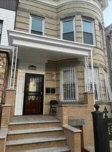 Main picture of 132 Ridgewood Ave