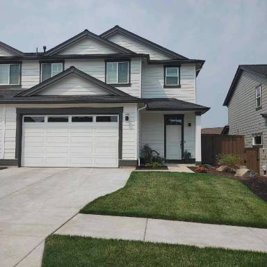 Main picture of 2394 NE Victor Pl