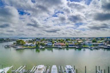 Main picture of 415 Island Way