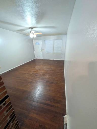 Main picture of 2044 S Barcliff Ave