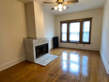 Main picture of 3156 N Broadway St