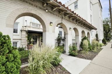 Main picture of 1456 Lagoon Ave