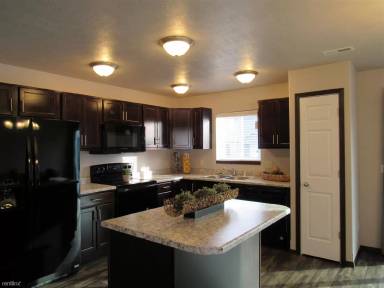 Main picture of 325 Jerry Pl