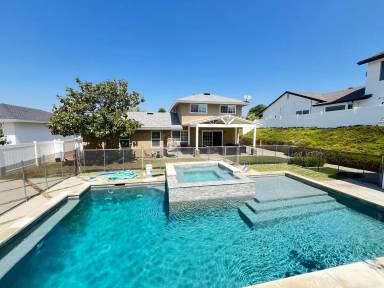 Main picture of 19622 Crestknoll Dr