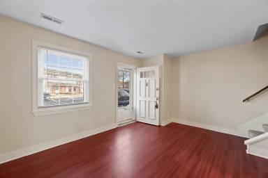 Main picture of 129 Merryman Ct